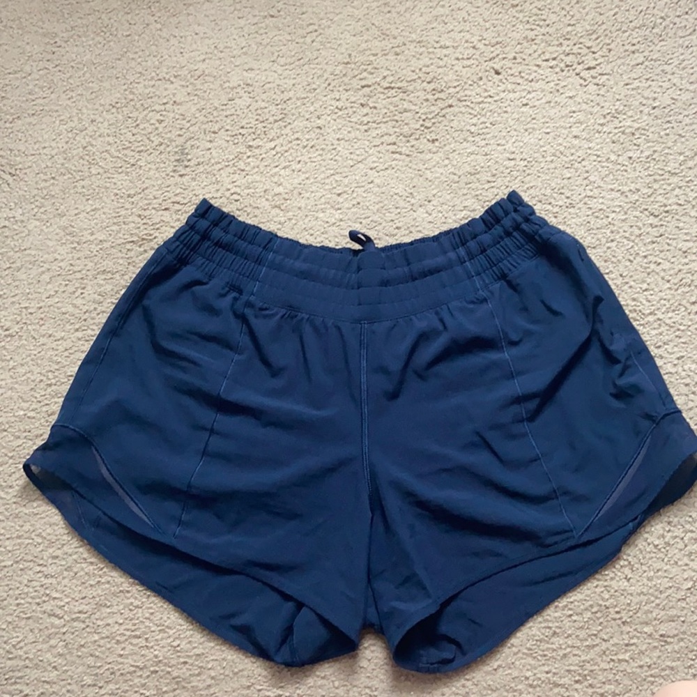 Lululemon Hotty hot shorts high rise 4”